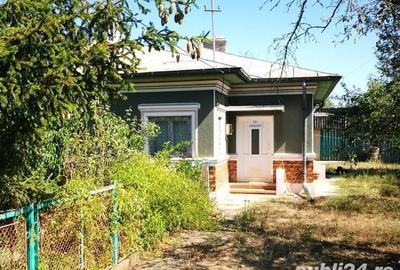 Casă cu 4 camere cu Teren 1200 Mp în Poenari - 1