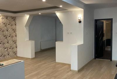 Casă cu Teren 550 Mp în Central - 2