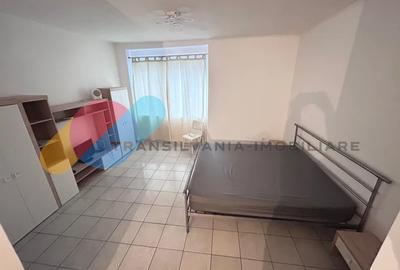 Garsonieră decomandată, mobilată în Central