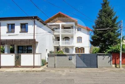 Casă cu 5 camere cu Canalizare în Rahova - 2