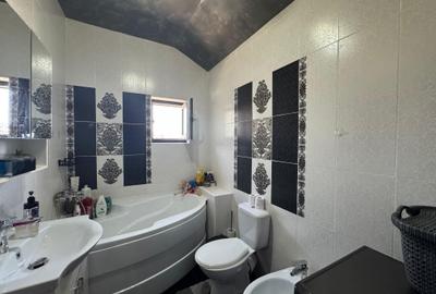 Apartament cu 3 camere semidecomandat, mobilat în Vișani - 9
