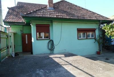 Casă cu 2 camere în Central