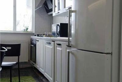 Apartament cu 4 camere semidecomandat în Central - 1