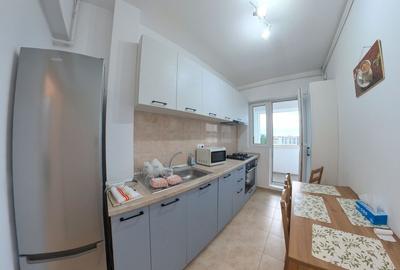 Apartament cu 2 camere decomandat, mobilat în Metalurgiei