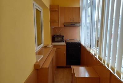 Apartament cu 3 camere decomandat în Popoveni - 1
