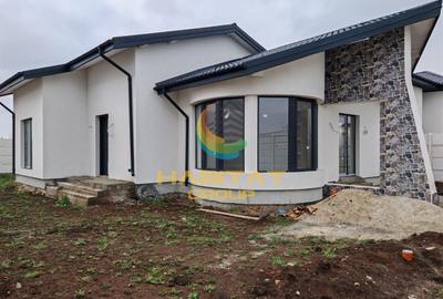 Casă individuală cu 4 camere cu Canalizare în Berceni - 1