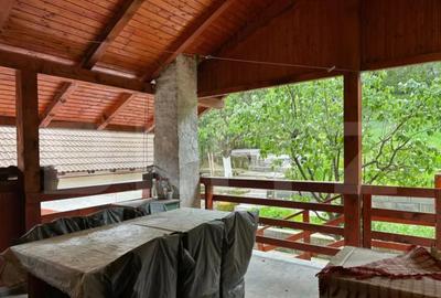 Casă cu 7 camere cu Teren 963 Mp în Purcăreni - 8