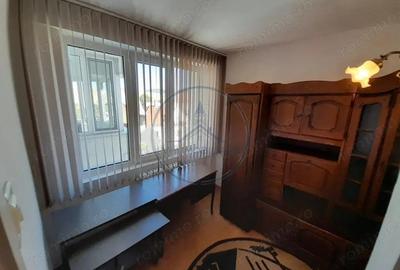 Apartament 4 camere,etajul 2,zona Petru Rares - 5