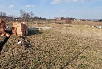 Teren intravilan de 400 mp, în 9 Mai - 6