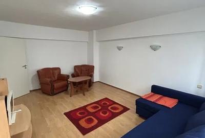 Apartament cu 3 camere decomandat, mobilat în Bucur Obor