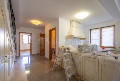 Casă individuală cu 6 camere cu Teren 300 Mp în Băneasa - 1