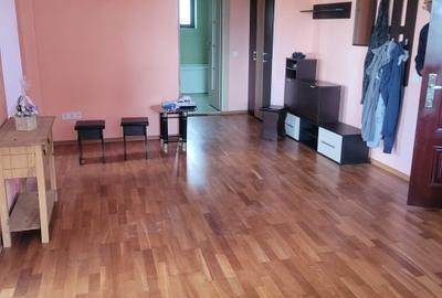 Apartament de inchiriat - 2 camere, etaj 1, in vila - Cartier Tilisca
