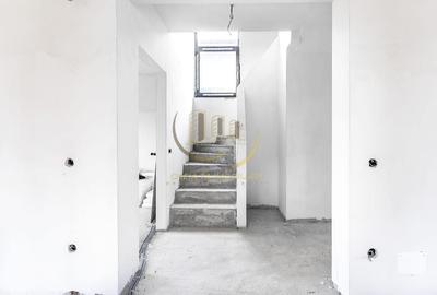 Casă cu 5 camere cu Teren 400 Mp în Central