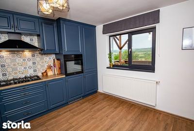 Casă cu 4 camere cu Teren 210 Mp în Bucov