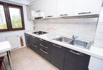 Apartament 3 camere spatios de inchiriat, modern, in zona centrala Apartament 3 camere spatios de inchiriat, modern, in zona centrala - 9