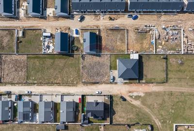 Teren Construcții intravilan de 452 mp, în Sud - 7