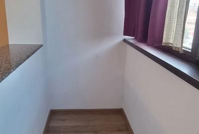 Apartament cu 3 camere decomandat în Casa de Cultură