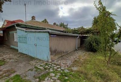 Casa din caramida, teren 180 mp, deschidere dubla, zona Piat - 12