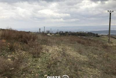 Teren de 5800 mp, în Dâmbul Rotund