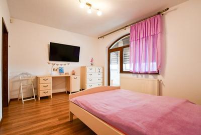 Casă individuală cu 6 camere cu Canalizare în CET - 31