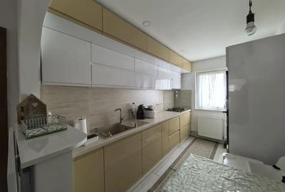 Apartament cu 4 camere decomandat în Valea Aurie - 9