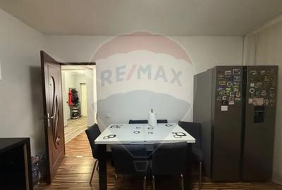 Casă cu 5 camere în Șimnicu de Sus - 13