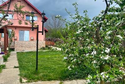 Casa 5 camere situata intr-o locatie linistita cu o priveliste superba