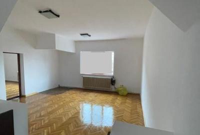 Urgent! 22 Decembrie, apartament la casa ,4 camere, parter - 5