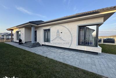 Casă cu 4 camere cu Teren 500 Mp în Unirea