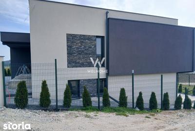 Casă cu 4 camere cu Canalizare în Șelimbăr