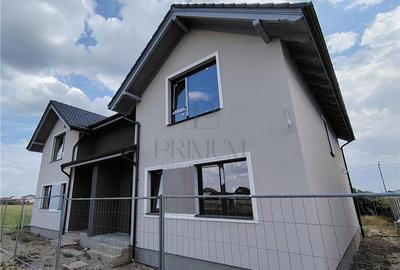 Duplex cu 4 camere cu Canalizare în Moșnița Nouă - 2