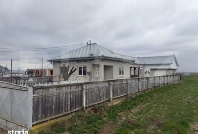 Casă cu 4 camere cu Teren 1000 Mp în Dumbrăveni