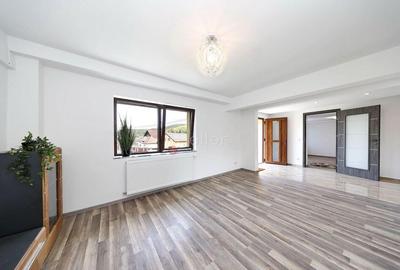 Casa renovata 2024 cu 2 apartamente - 2