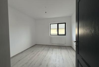 Casă cu 4 camere în Central - 1