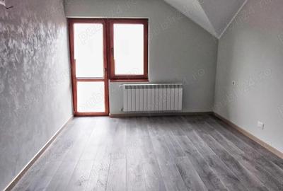 Casă cu 3 camere cu Teren 500 Mp în Central