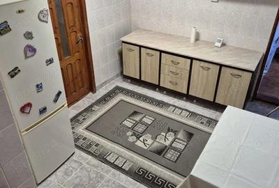 Apartament cu 2 camere decomandat în Km 4 - 2