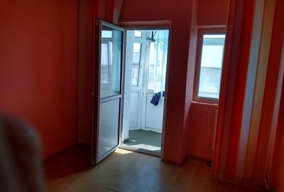 Apartament cu 3 camere în Micro 3 - 7