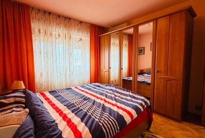 Apartament cu 4 camere decomandat în Central