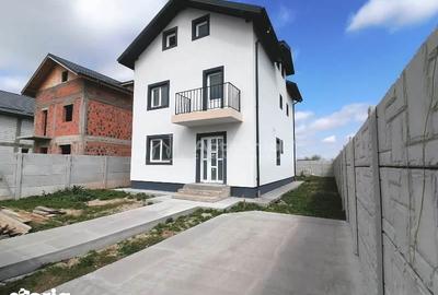 Casă cu 5 camere cu Canalizare în Rahova - 11