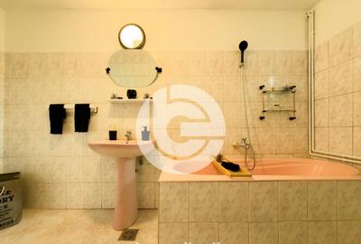 Casă cu 4 camere cu Teren 675 Mp în Central