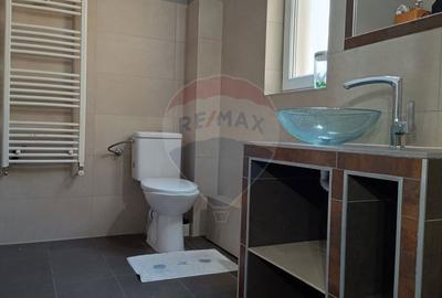 Apartament cu 2 camere, mobilat în Central - 3