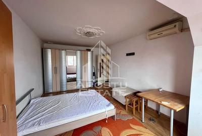 Garsonieră decomandată, mobilată în Complex Studențesc - 2