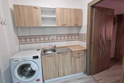 Garsonieră decomandată în UTA - 4