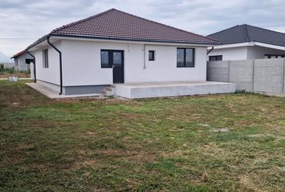 Casă cu 4 camere în Sântandrei - 1
