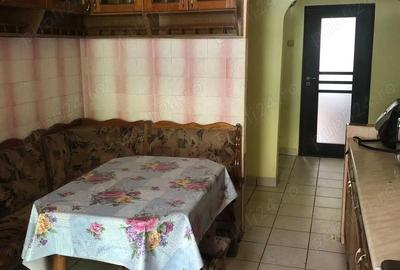 Apartament cu 3 camere decomandat în Central - 1
