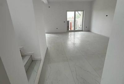 Casă cu 5 camere cu Teren 305 Mp în Remetea Mare - 10