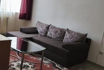 Apartament cu 2 camere semidecomandat, mobilat în Central