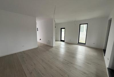 Duplex cu 4 camere cu Canalizare în Balotești - 3