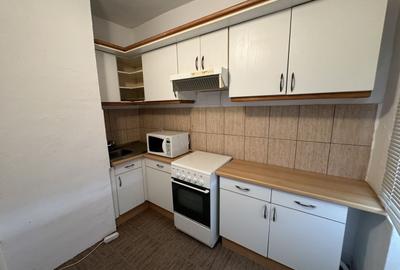 Casă individuală cu 8 camere cu Canalizare în Central - 10