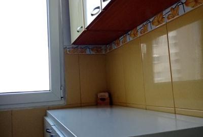 De închiriat garsonieră Titan , Sector 3 - 4